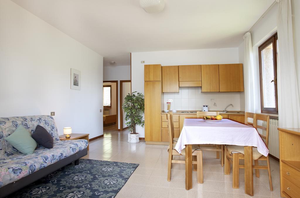 Residence Le Balze Malcesine Room photo