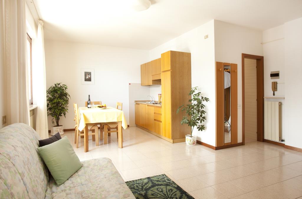 Residence Le Balze Malcesine Room photo