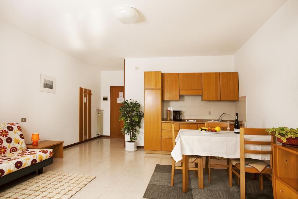 Residence Le Balze Malcesine Room photo