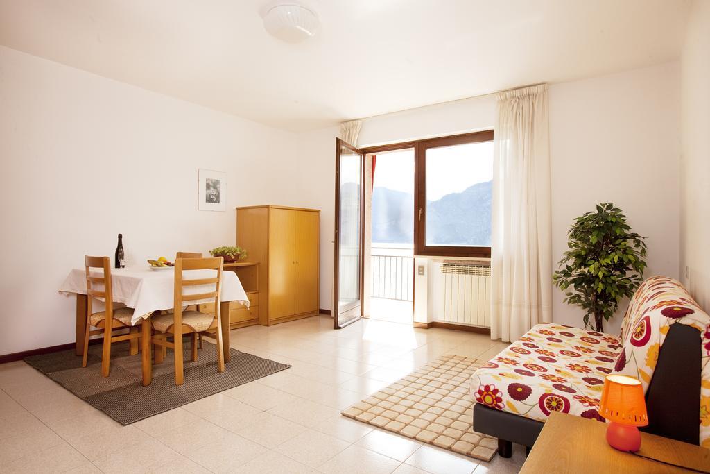 Residence Le Balze Malcesine Room photo